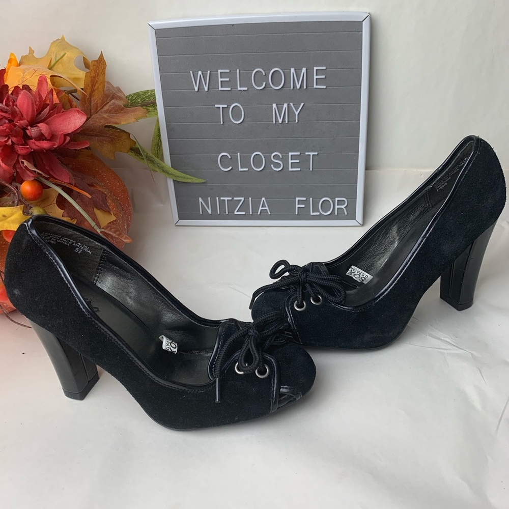 Mossimo black shoes size 5.5